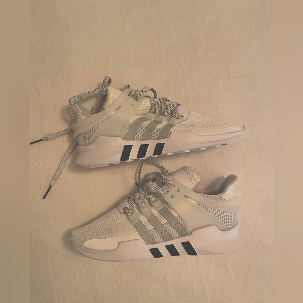 Adidas Women’s Light Beige Lace-Up Athletic Sneakers